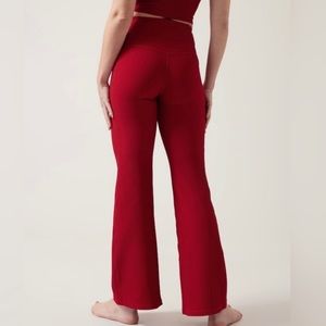 Athleta NWT Salutarion Stash Rib Flare XS